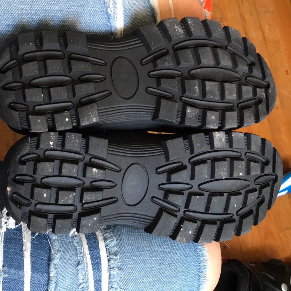 Boots - Picture 4 of 4